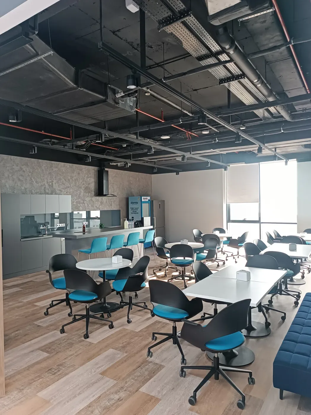 TOGG Ar-Ge ofis projesinde açık tavan mekanik tesisat uygulaması